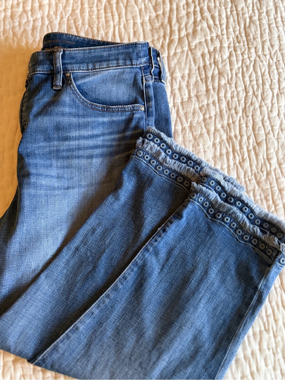 Chico’s Slim Cropped Jeans - Picture 5 of 7